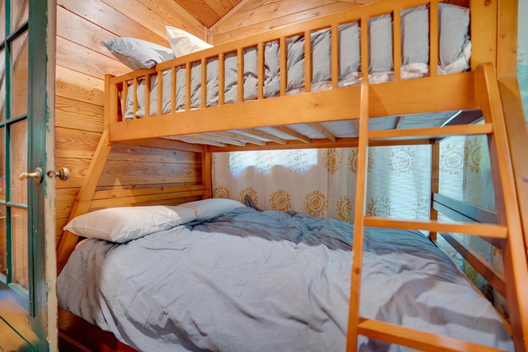 Leavenworth Cabin With Private Hot Tub! Bagian luar foto